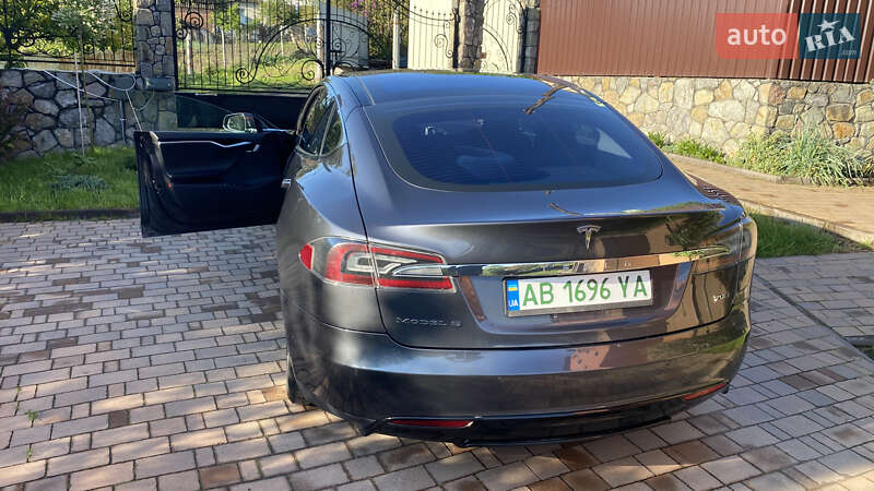 Ліфтбек Tesla Model S 2015 в Вінниці фото 10 Ліфтбек Tesla Model S 2015 в Вінниці