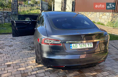 Ліфтбек Tesla Model S 2015 в 