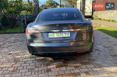 Ліфтбек Tesla Model S 2015 в 