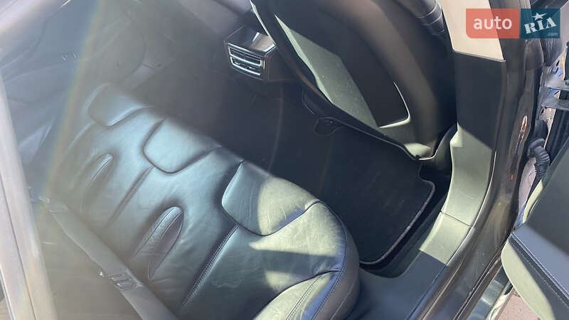 Ліфтбек Tesla Model S 2015 в Вінниці фото 21 Ліфтбек Tesla Model S 2015 в Вінниці