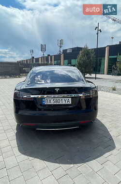 Лифтбек Tesla Model S 2014 в 