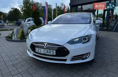 Лифтбек Tesla Model S 2016 в 