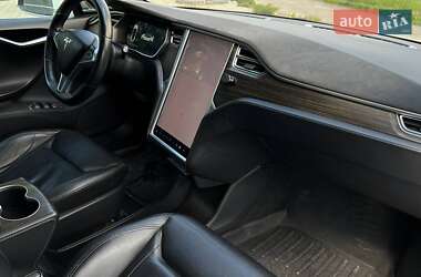 Лифтбек Tesla Model S 2016 в 
