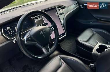 Лифтбек Tesla Model S 2016 в 