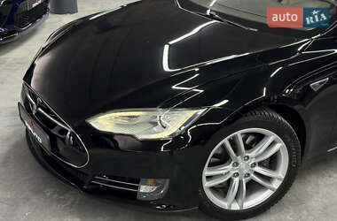 Лифтбек Tesla Model S 2013 в 