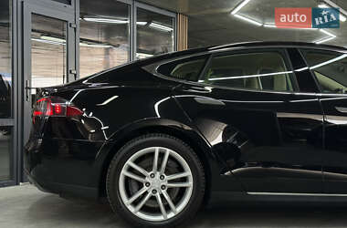 Лифтбек Tesla Model S 2013 в 