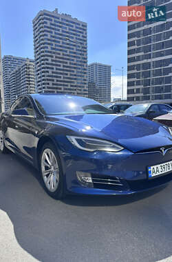 Ліфтбек Tesla Model S 2017 в Києві