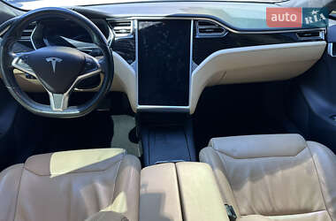 Лифтбек Tesla Model S 2017 в 