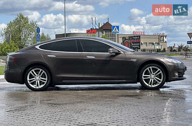 Лифтбек Tesla Model S 2013 в 