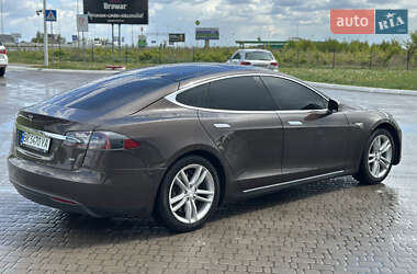 Лифтбек Tesla Model S 2013 в 