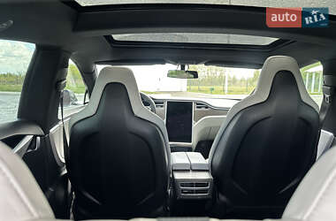 Лифтбек Tesla Model S 2013 в 