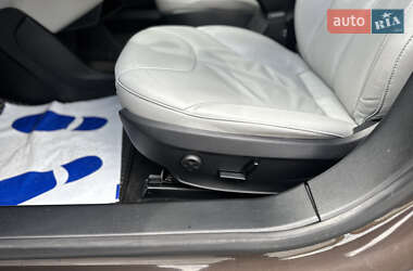 Лифтбек Tesla Model S 2013 в 