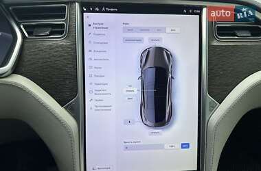 Лифтбек Tesla Model S 2013 в 