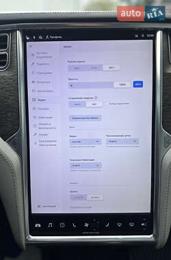 Лифтбек Tesla Model S 2013 в 