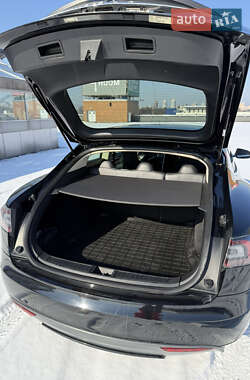 Ліфтбек Tesla Model S 2013 в 