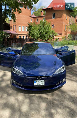 Лифтбек Tesla Model S 2019 в 