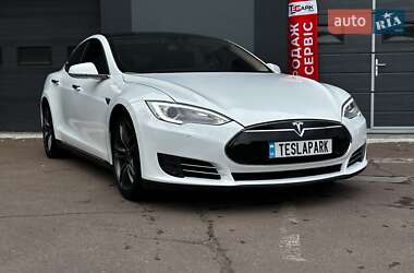 Ліфтбек Tesla Model S 2015 в 