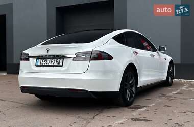 Ліфтбек Tesla Model S 2015 в 