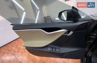 Лифтбек Tesla Model S 2014 в 