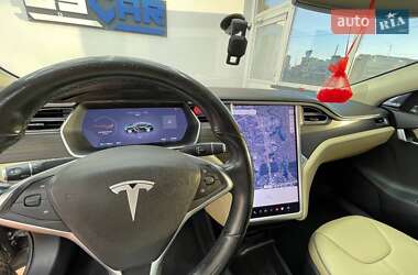 Лифтбек Tesla Model S 2014 в 