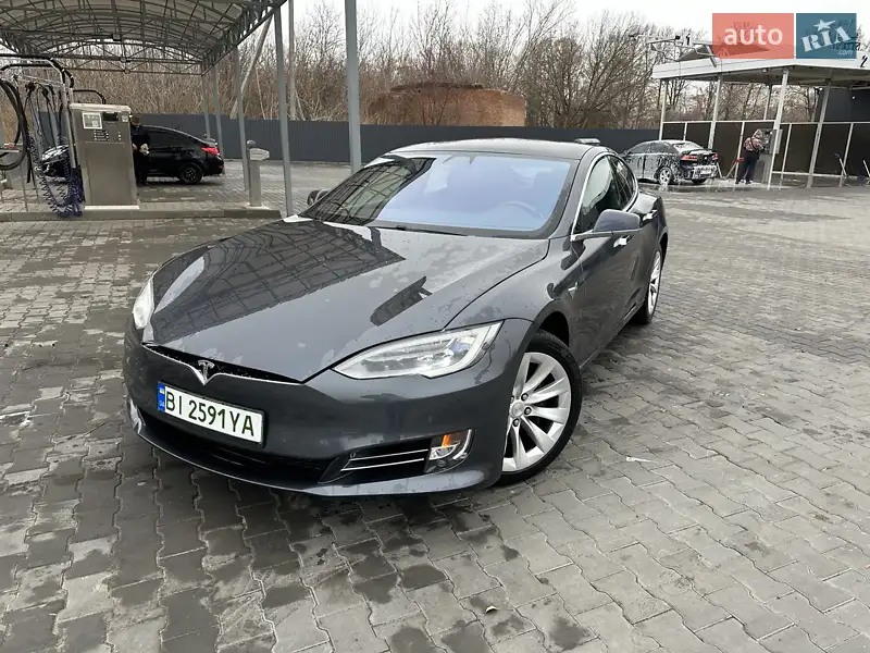 Tesla Model S 2018