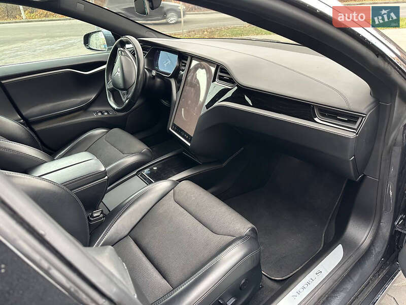 Лифтбек Tesla Model S 2018 в Полтаве