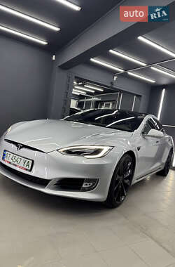 Ліфтбек Tesla Model S 2017 в Коломиї