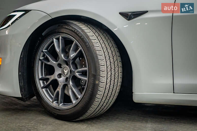 Седан Tesla Model S 2022 в Киеве