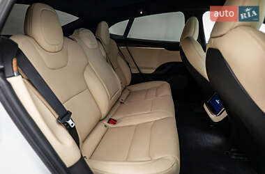 Лифтбек Tesla Model S 2022 в 