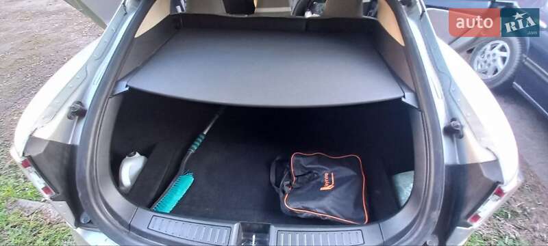 Лифтбек Tesla Model S 2015 в Львове