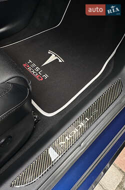 Лифтбек Tesla Model S 2016 в 