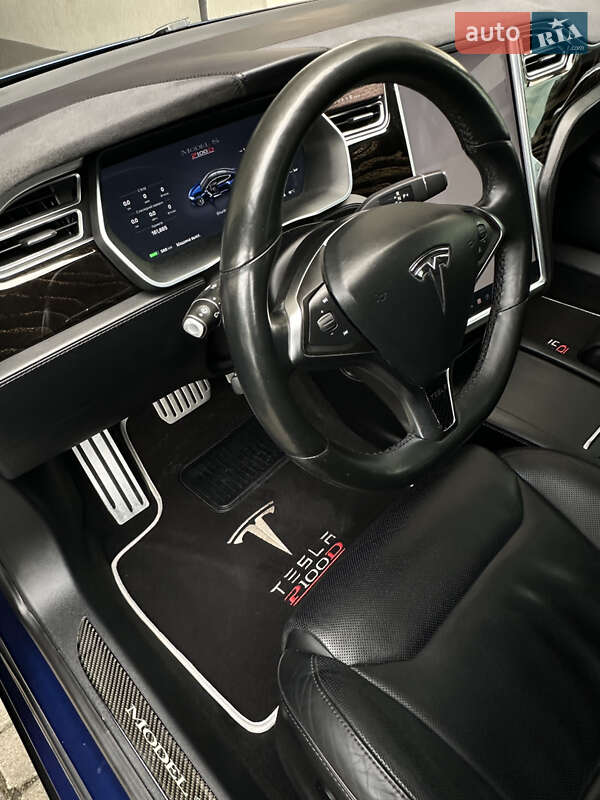 Лифтбек Tesla Model S 2016 в Львове