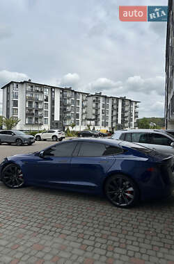 Лифтбек Tesla Model S 2016 в 