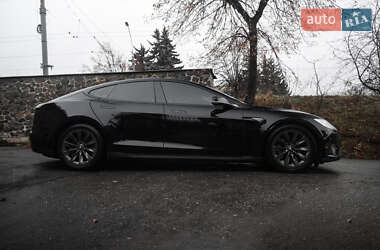 Ліфтбек Tesla Model S 2013 в 