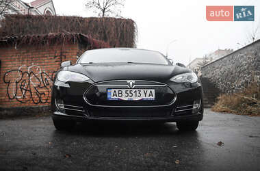 Ліфтбек Tesla Model S 2013 в 