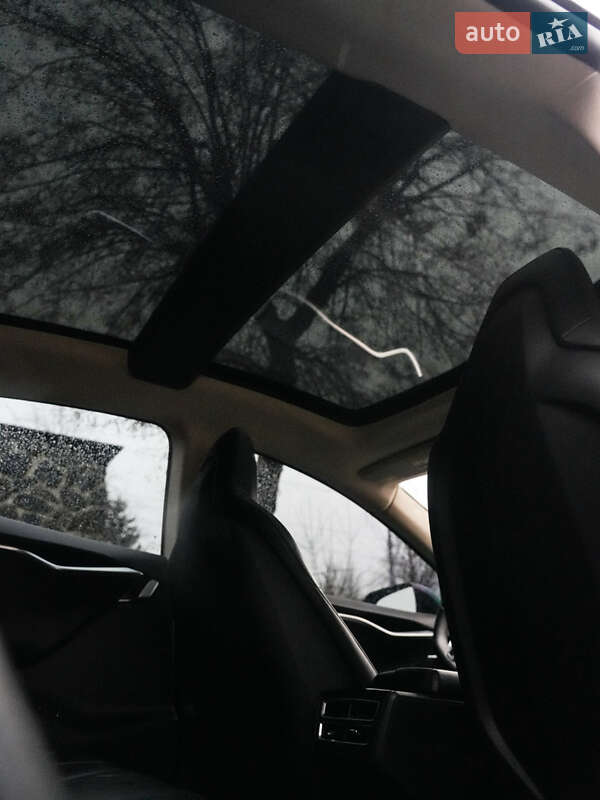 Лифтбек Tesla Model S 2013 в Виннице фото 28 Лифтбек Tesla Model S 2013 в Виннице