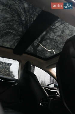 Ліфтбек Tesla Model S 2013 в 