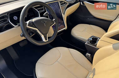Лифтбек Tesla Model S 2013 в 