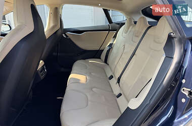 Лифтбек Tesla Model S 2013 в 