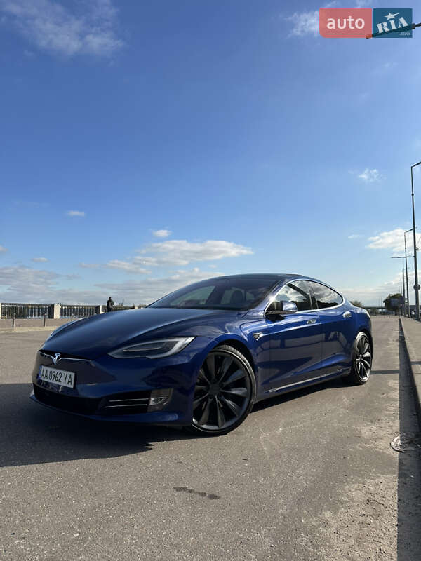 Tesla Model S 2018