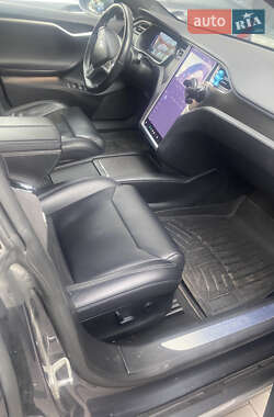 Лифтбек Tesla Model S 2017 в 