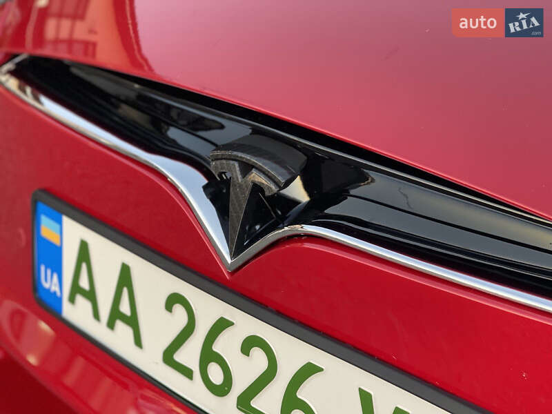 Ліфтбек Tesla Model S 2013 в Києві