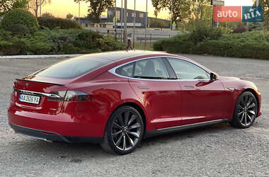 Лифтбек Tesla Model S 2013 в 