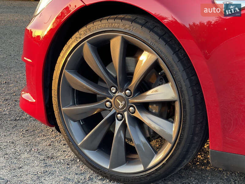 Ліфтбек Tesla Model S 2013 в Києві