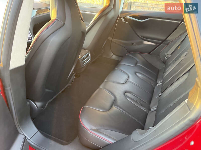 Ліфтбек Tesla Model S 2013 в Києві