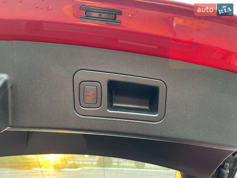 Ліфтбек Tesla Model S 2013 в Києві