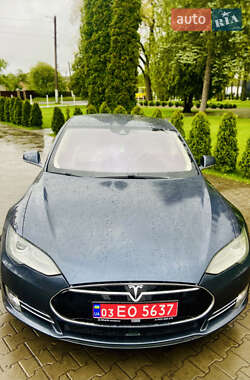 Ліфтбек Tesla Model S 2015 в 