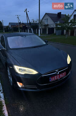 Ліфтбек Tesla Model S 2015 в 
