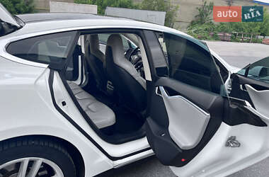 Лифтбек Tesla Model S 2015 в 