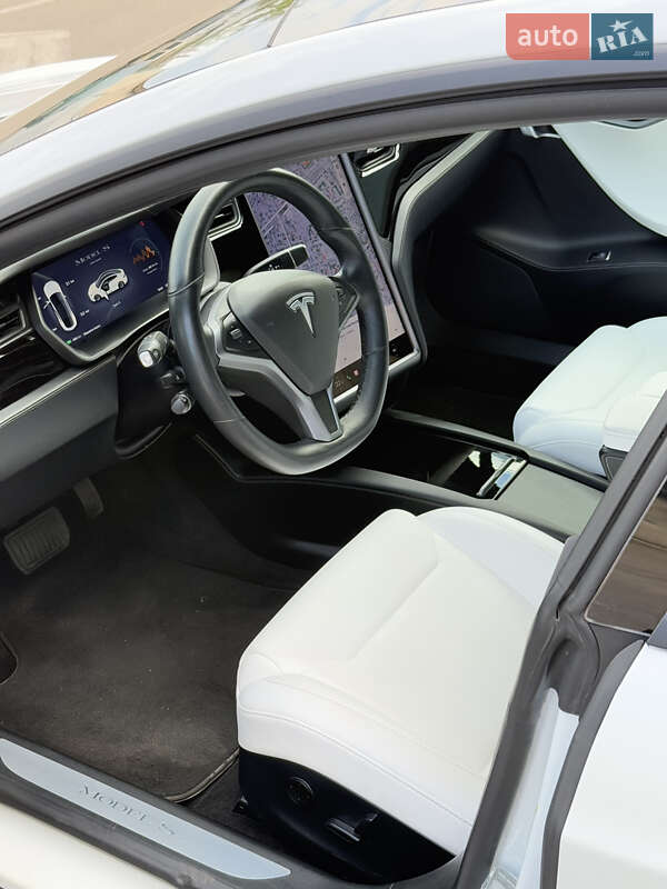 Лифтбек Tesla Model S 2019 в Николаеве